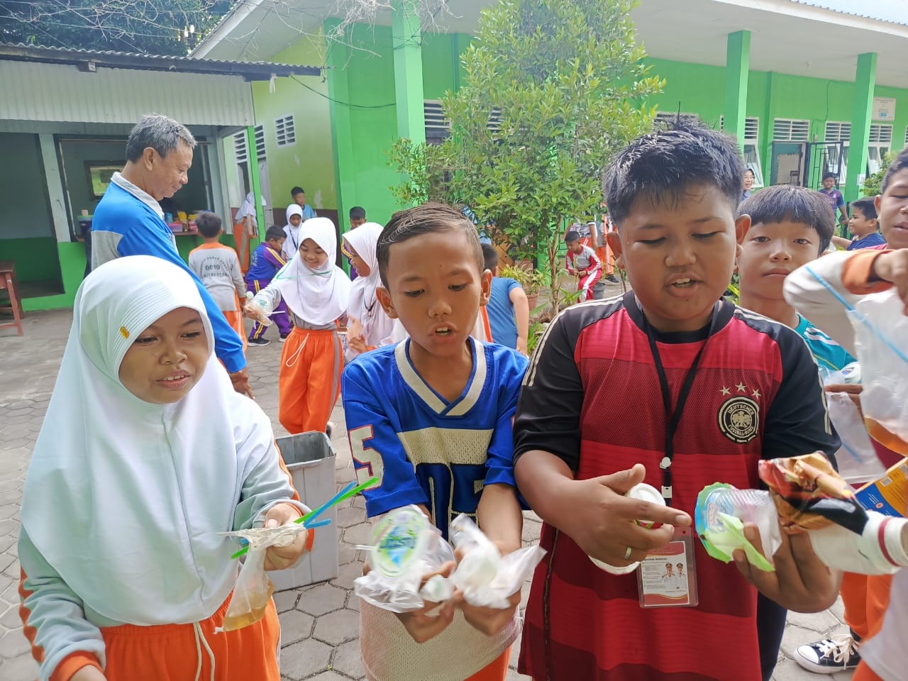 "Dari Gerak Menjadi Aksi: 10 Menit Peduli Lingkungan"