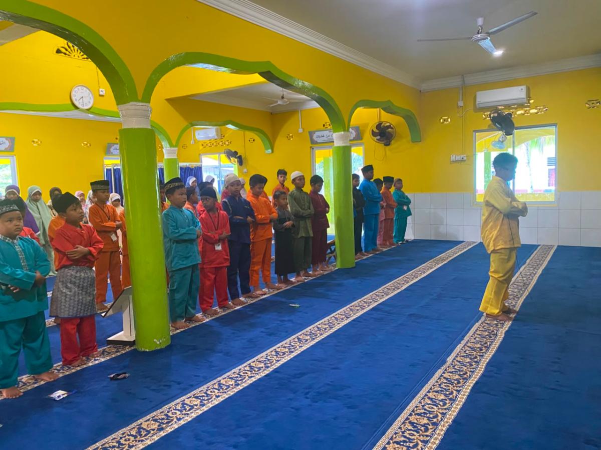 Membiasakan Sholat Dhuha Sejak Dini, Siswi SD Negeri 010 Bukit Bestari Tumbuhkan Cinta Ibadah