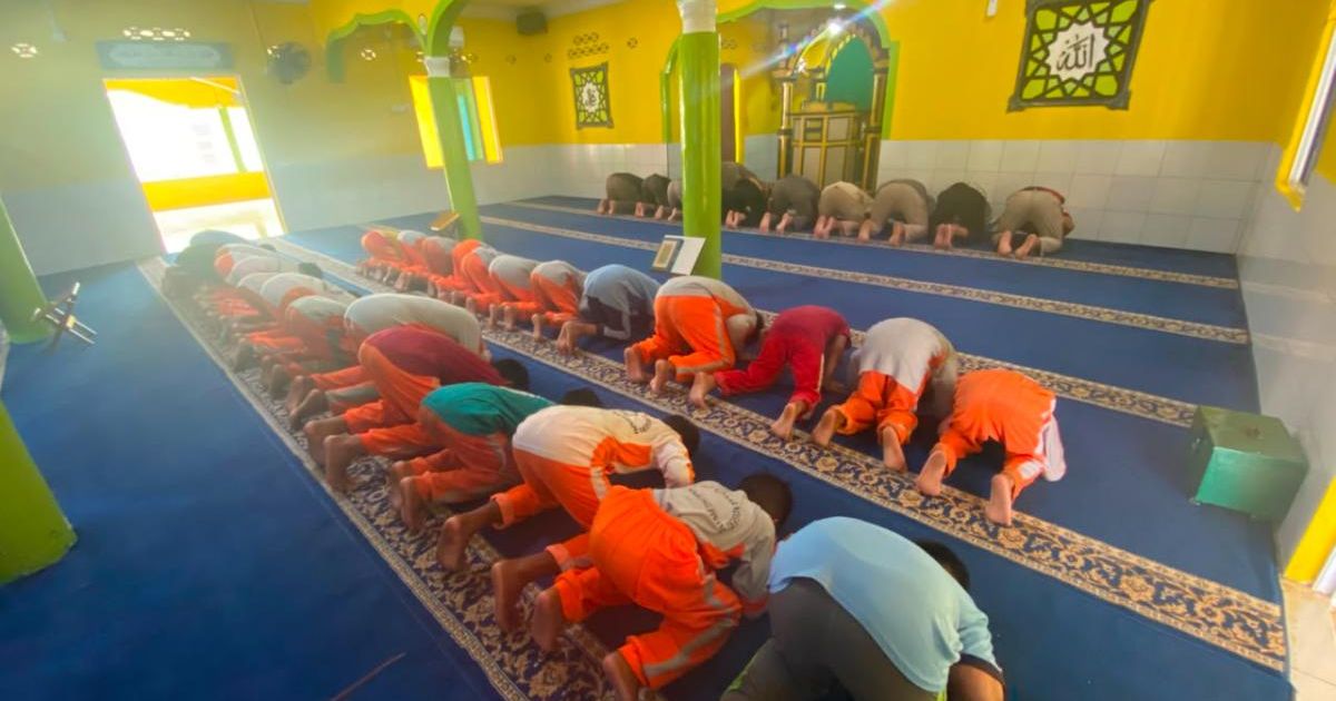 Penanaman Karakter Sejak Dini, Siswa SDN 010 Bukit Bestari Langsung Bergegas ke Masjid Saat Azan Berkumandang