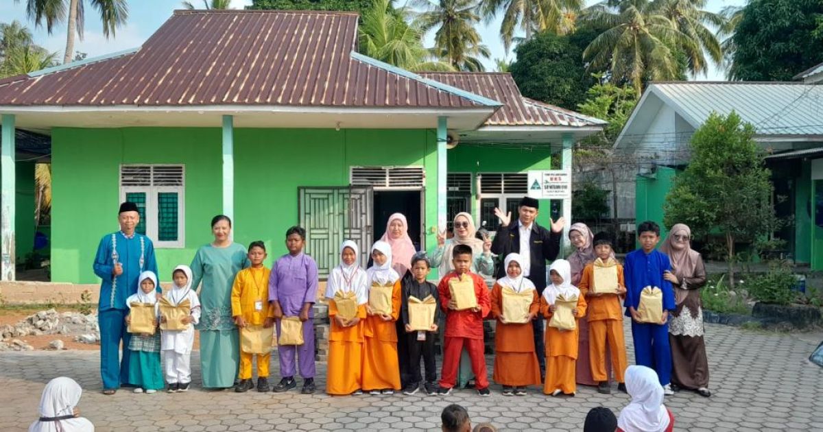 Sorak Sorai Kebahagiaan Mewarnai Pembagian Hadiah Lomba HUT RI ke-81 di SDN 010 Bukit Bestari